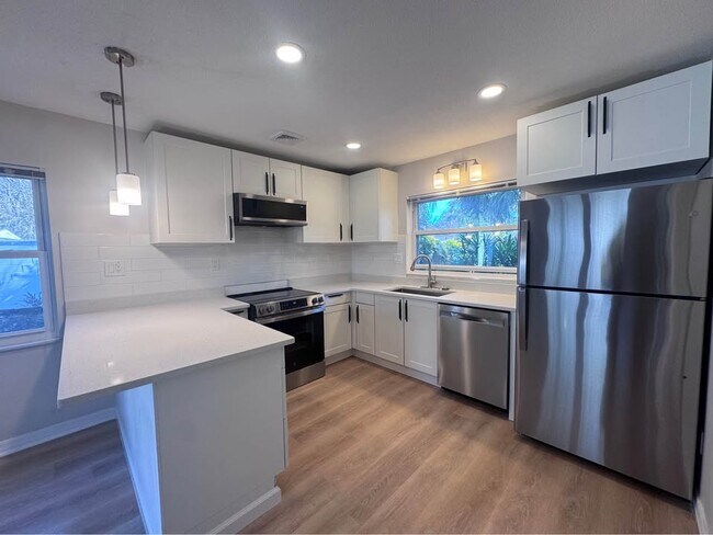 Foto del edificio - 5547 Kingswood Dr