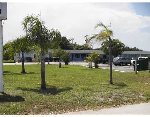 Building Photo - Jensen Beach Apartments
