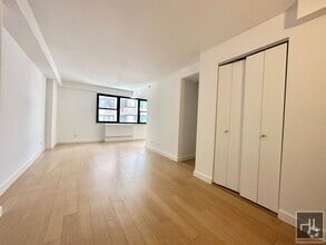 Building Photo - East 39th Street