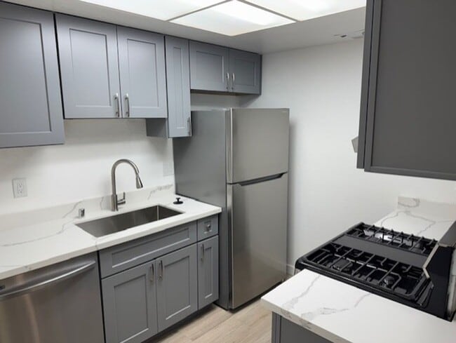 Foto del edificio - 401-403 Elizabeth Way