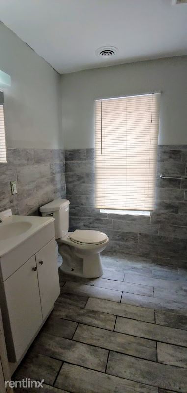 Building Photo - 2 br, 1 bath Apartment - 2584 S Burrell St