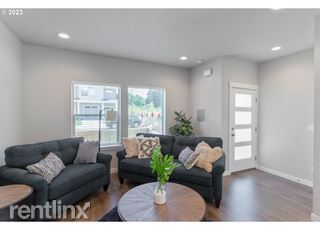Building Photo - 3 br, 2.5 bath Townhome - 18010 Northeast ...