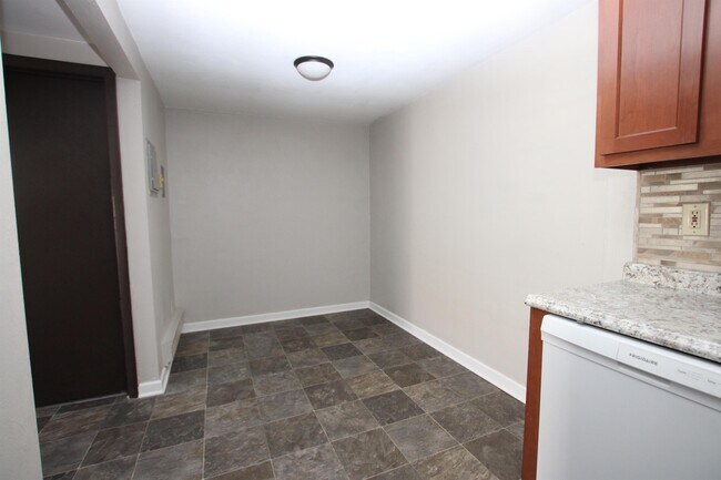 Foto del edificio - 411 Park Manor Pl