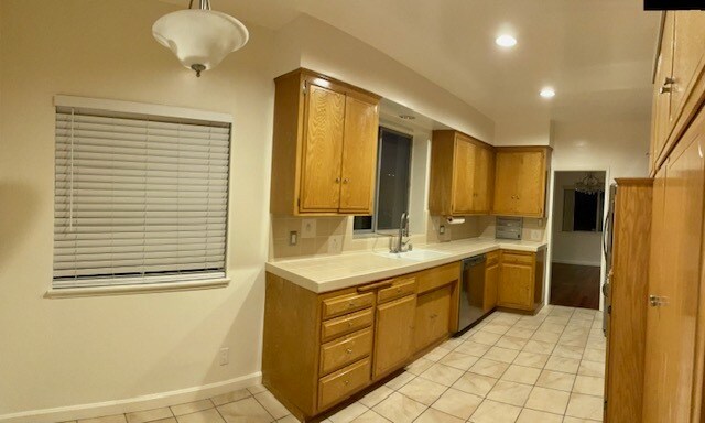 Mucho espacio en el armario - 1762 Kelton Ave