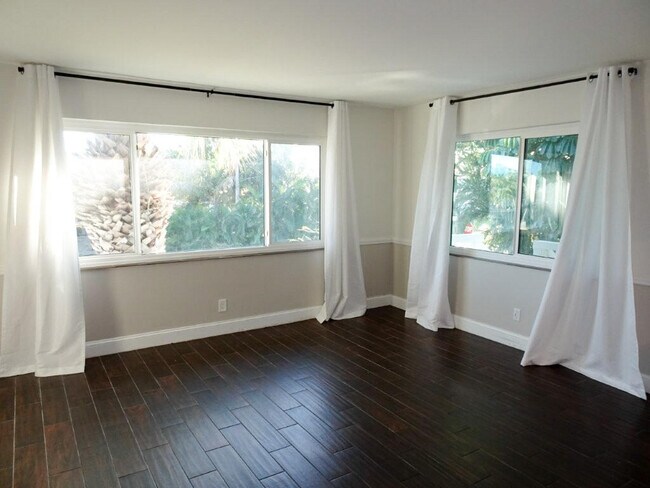 Building Photo - 316 SE 1st St