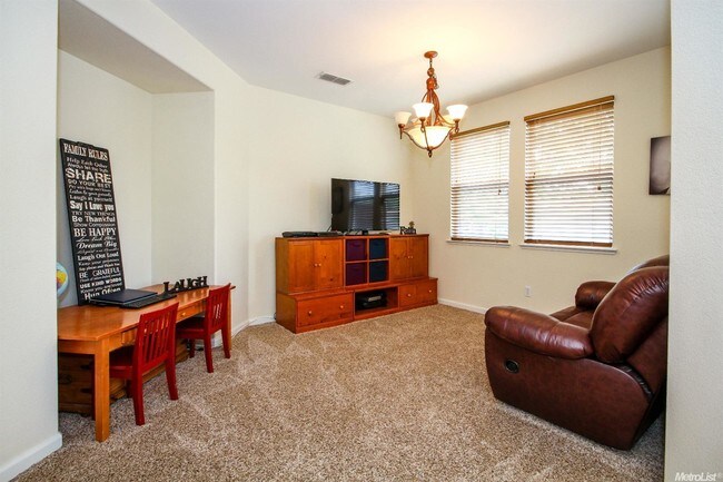 Building Photo - 7000 Artisan Cir