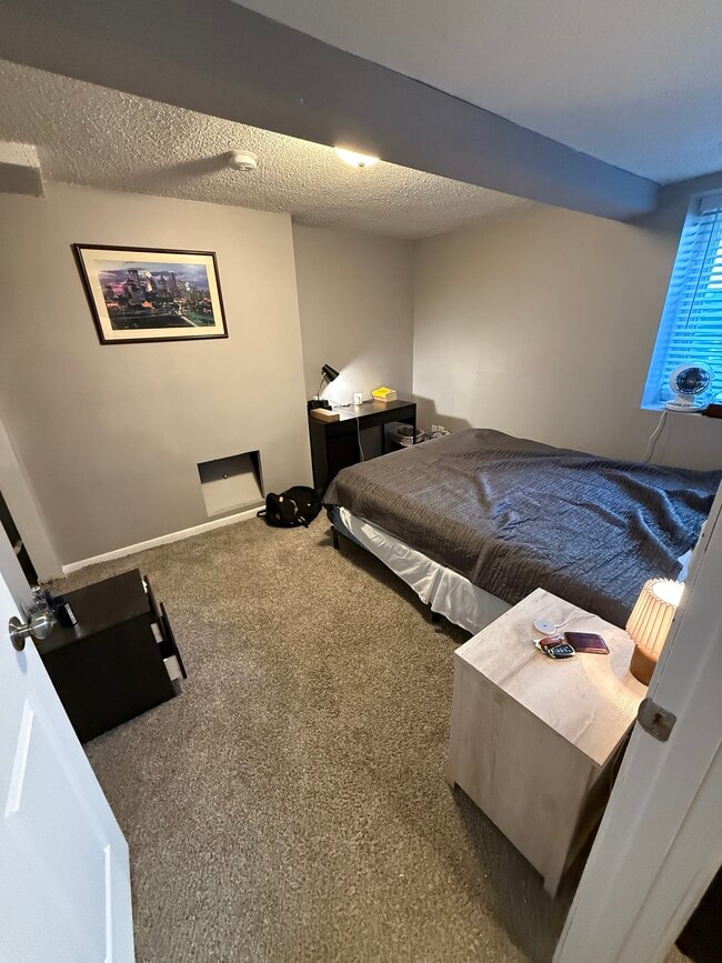 Downstairs bedroom - 1960 Lincoln Ave #4