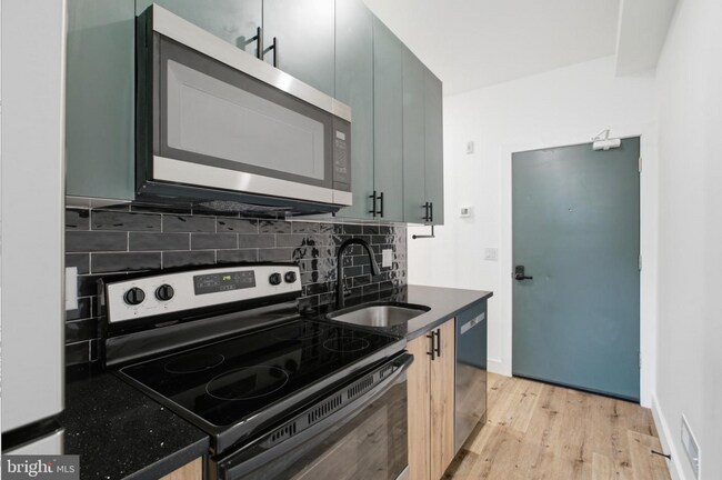 Foto del edificio - 4243 Mantua Ave