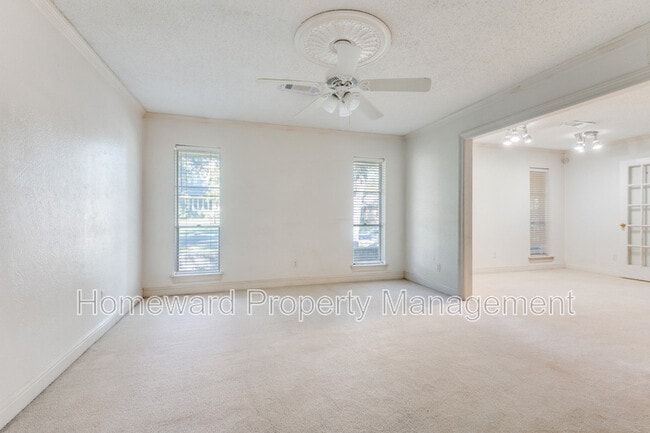 Foto del edificio - 1612 Canyon Oaks Dr