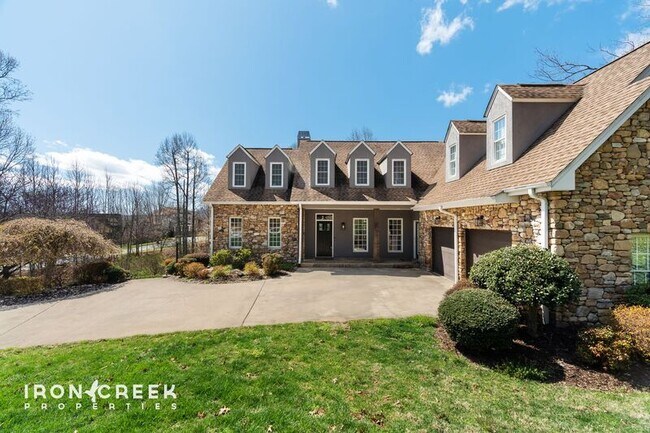 Building Photo - 1904 Bearberry Ln