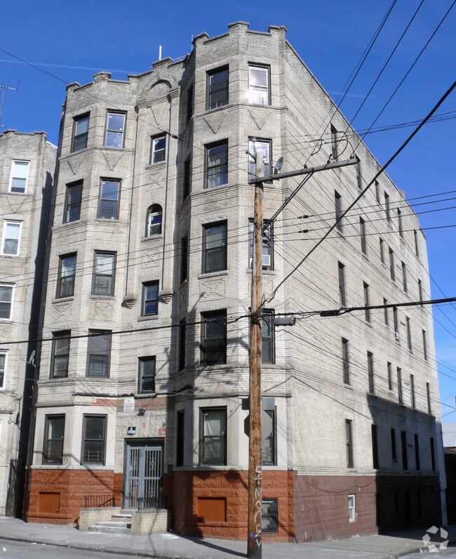 11 Lawrence St Yonkers, NY 10705 Rentals Yonkers, NY