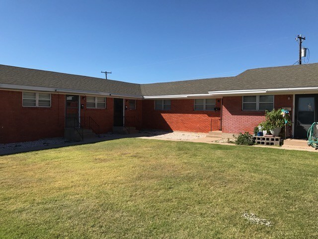 Primary Photo - 1517 N Dogwood Ln