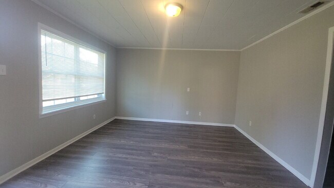 Foto del edificio - " 2-Bedroom Retreat in Huntsville – Cozy 803 Sq Ft Haven on Foster Ave!"