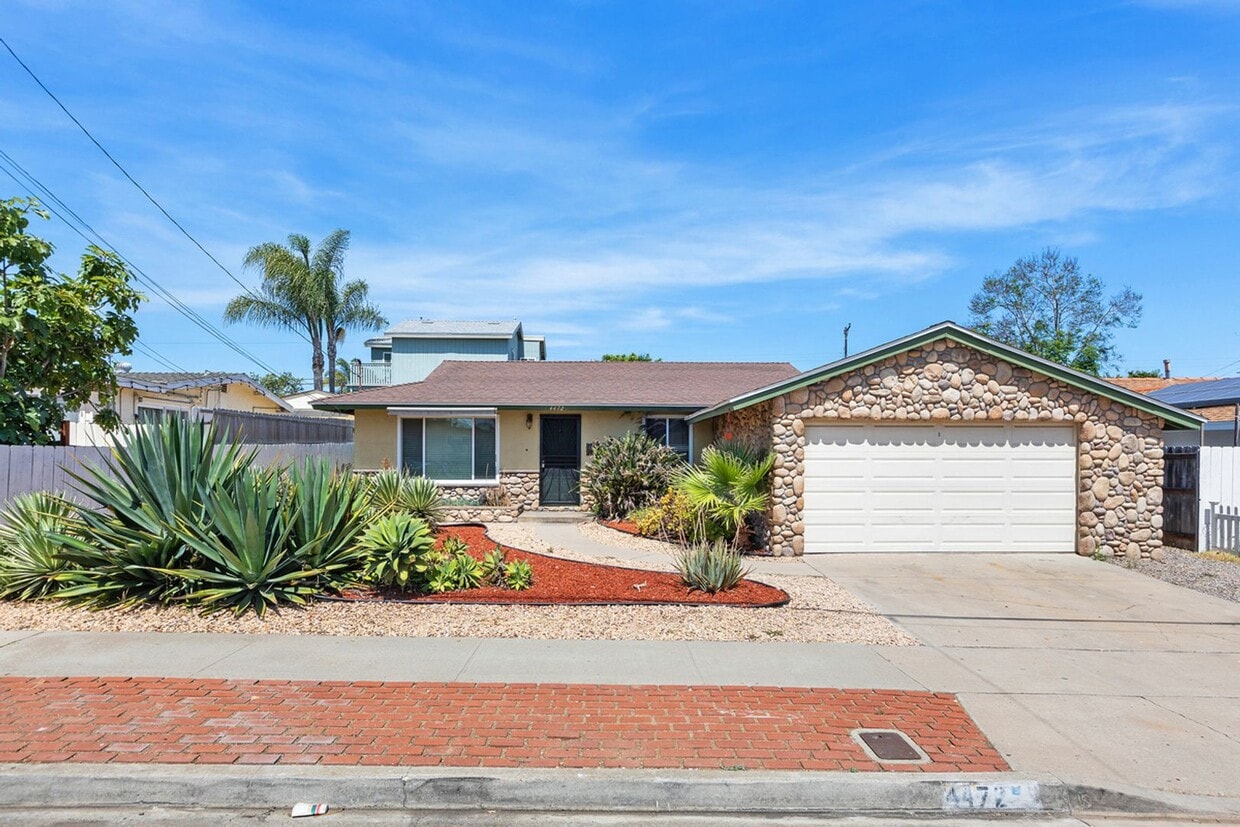 Primary Photo - One level single family home in Clairemont...