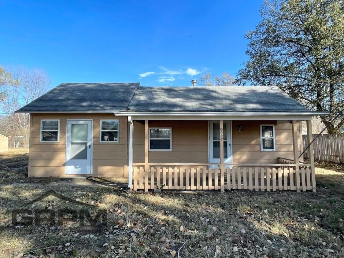 Primary Photo - Two Bedroom Home with Detached Garage