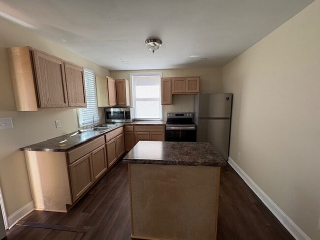 Building Photo - 3826 John Marshall Rd