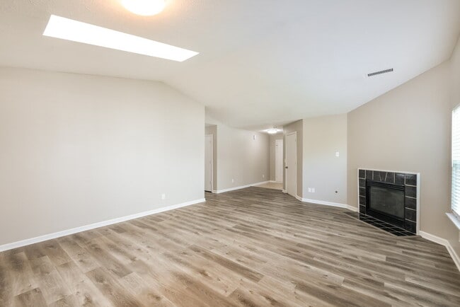 Building Photo - 1295 Spring Lake Dr