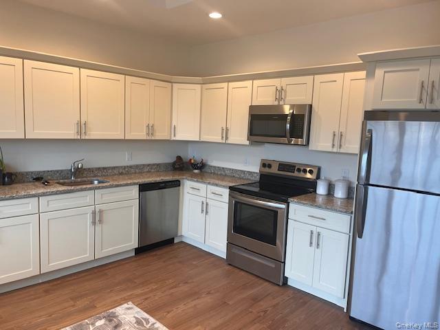 Building Photo - 333 W Montauk Hwy