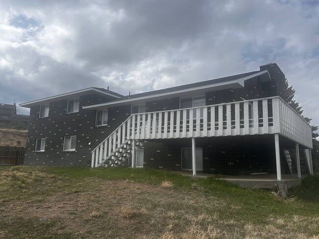 Building Photo - 2061 Royal Ct