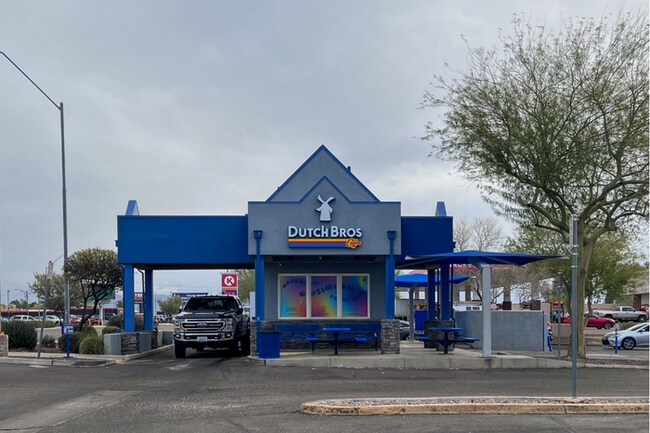 Building Photo - 3Bed/2Bath Home at Broadway/16th St! $399 MOVE-IN SPECIAL! Move-In Ready on 12/04/2025!