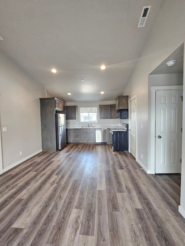 Building Photo - 1011 Pirate Cove Wy