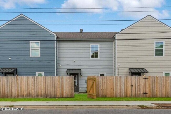 Foto del edificio - 104 Whittington Dr