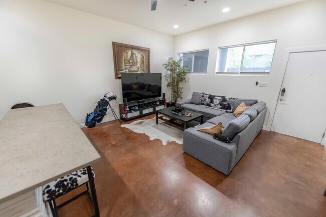 Foto del edificio - Modern Living in East Austin – Prime Locat...