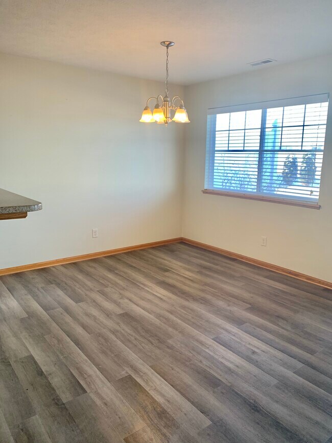 Building Photo - 2527 Cedar Cove Rd