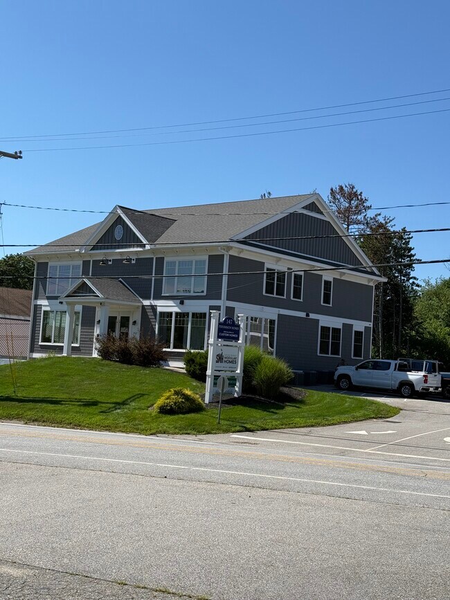 Foto del edificio - 147 Portsmouth Ave. Apts.