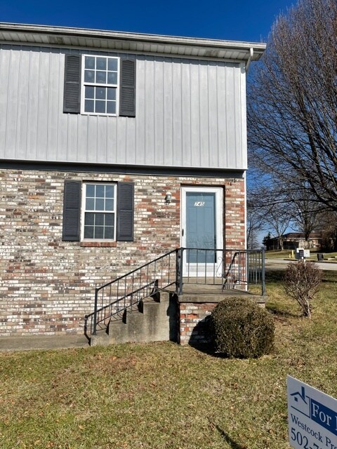 Primary Photo - 745 Ridgeview Dr