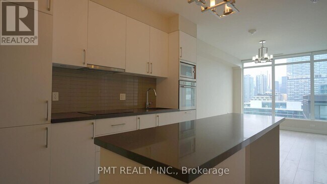 Photo du bâtiment - 27 Bathurst St