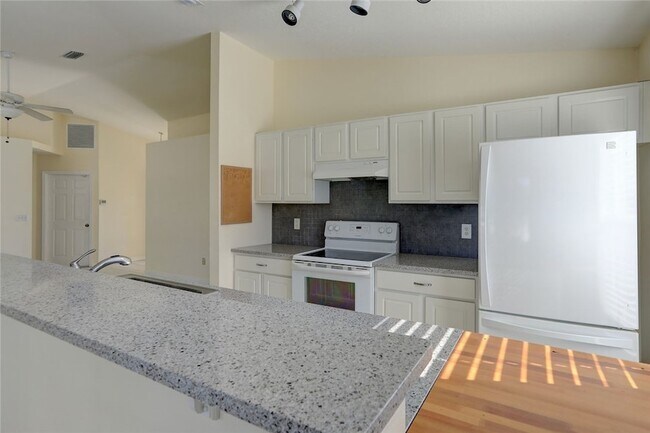 Building Photo - 1489 Whitmore St