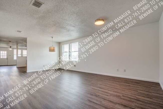 Building Photo - 616 Almandora Dr