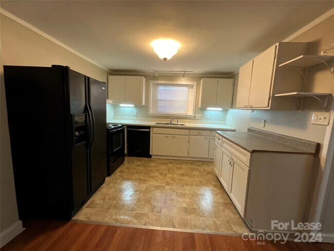 Foto del edificio - 419 W 14th St