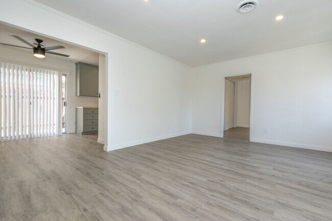 Foto del edificio - Newly Remodeled 3Bd/2Ba Home in North Pacific Beach Just Blocks From Tourmaline Surf Beach!