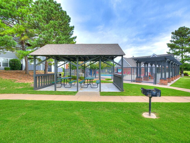 pérgola y parrilla - Pinehurst Apartment Homes