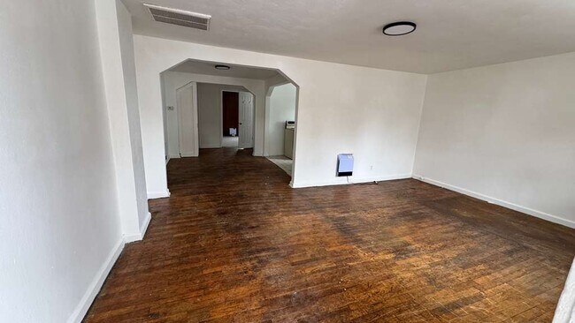 Foto del edificio - 519 W 2nd St