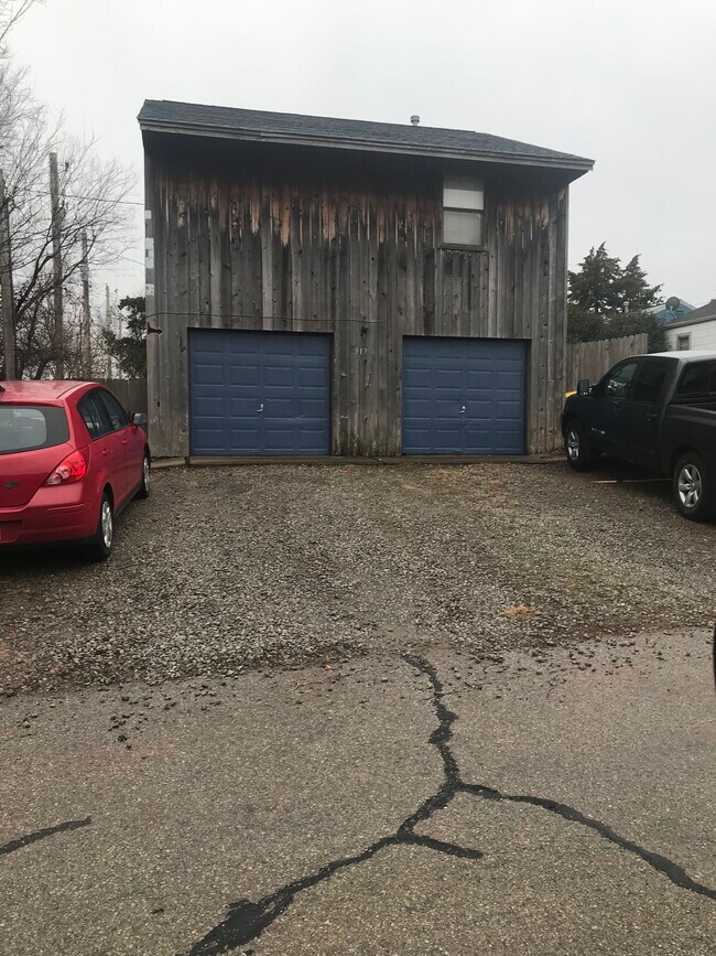 Foto del edificio - 919 W Tyler Ave