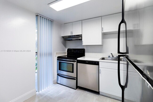 Foto del edificio - 2940 Forest Hills Blvd