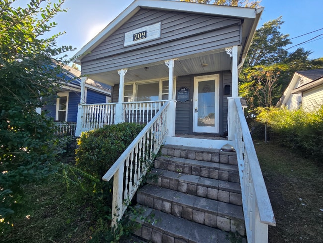 Photo - 709 N 11th St House