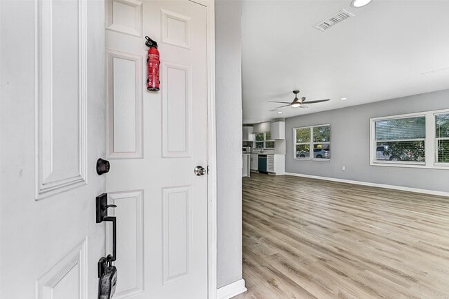 Foto del edificio - 2328 Wimcrest St