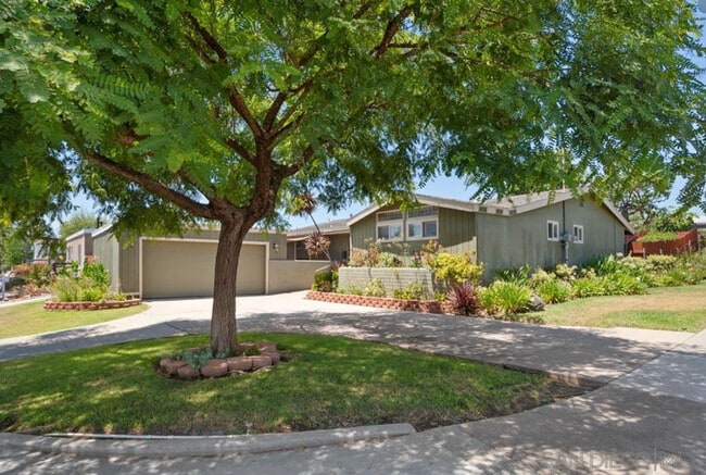 Building Photo - 5296 Manhasset Dr