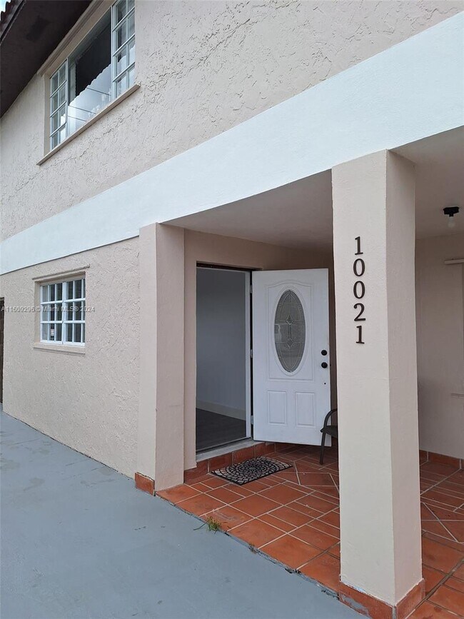 Foto del edificio - 10021 SW 42nd Terrace