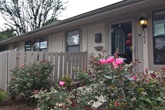 Building Photo - Cedarwood