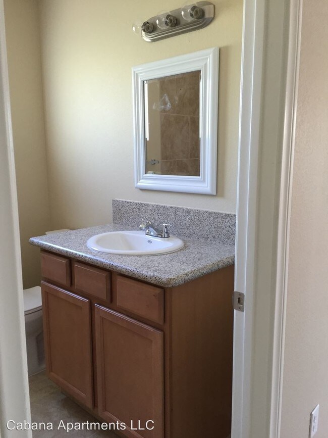 Foto del edificio - 713 Lilly Ln