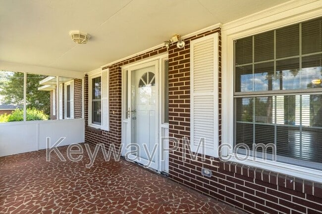 Foto del edificio - 2574 Richmond Hill Rd