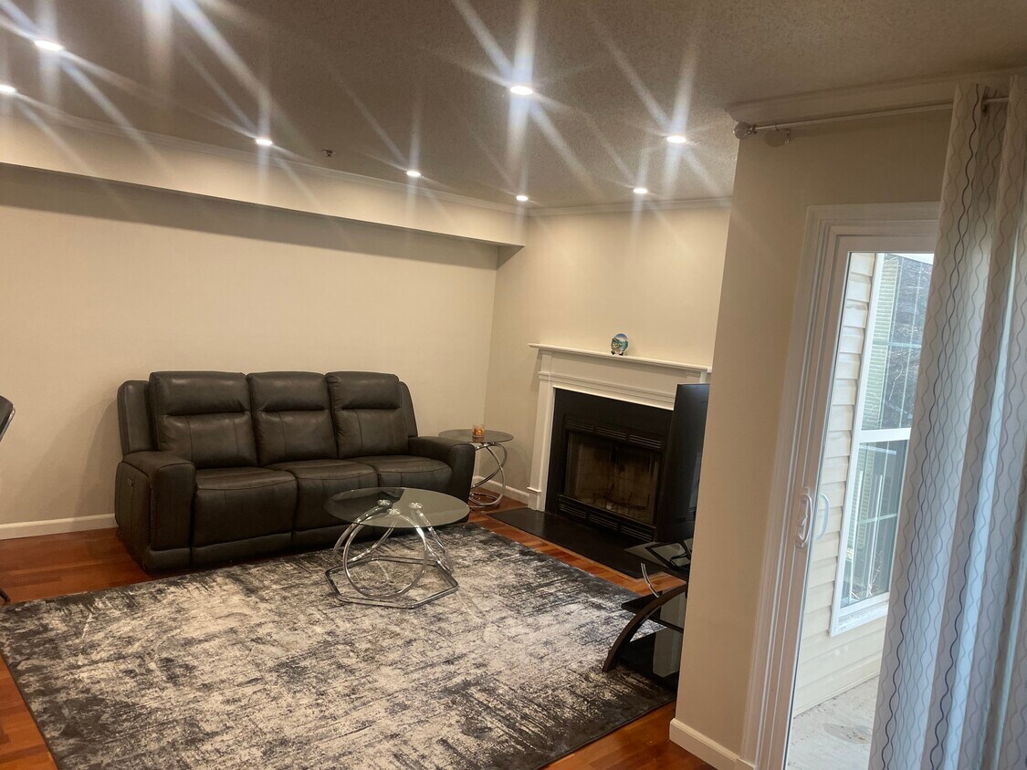 Foto principal - 1524 Lincoln Way