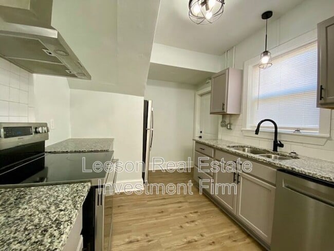 Building Photo - 3122 Judson St