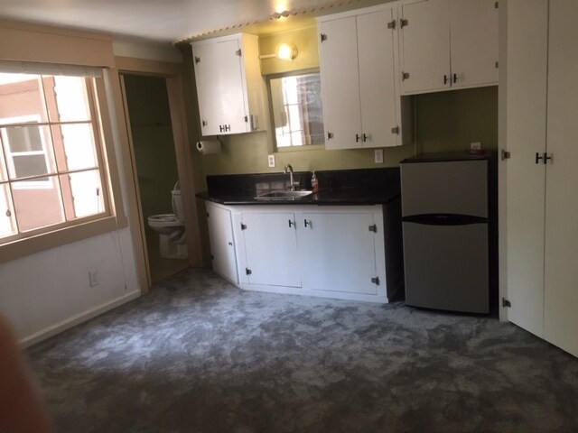 Kitchenette - 234 S Irena Ave