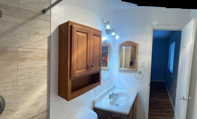 Master bath - 1601 Pennsylvania St NE